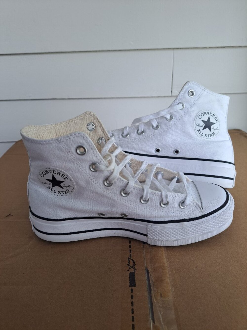 WOMEN'S COVERSE ALL STAR CHUCK TAYLOR LIFT PLATFORM HI TOPS SIZE 8